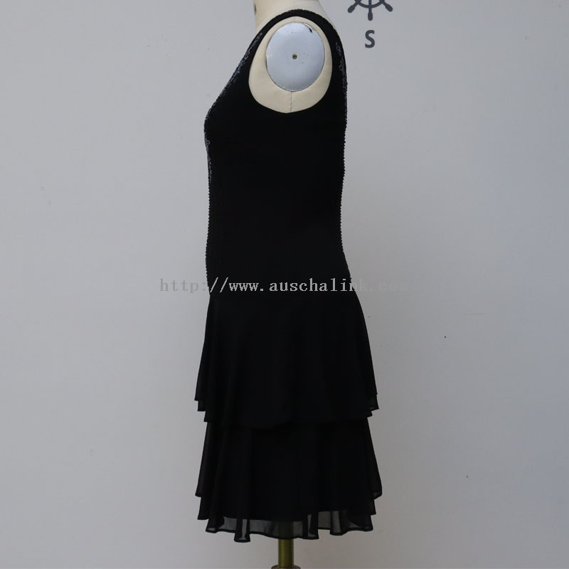Newly Designed Embroidered V-neck Sleeveless Tiered Bell-shaped Elegant Dress for Women